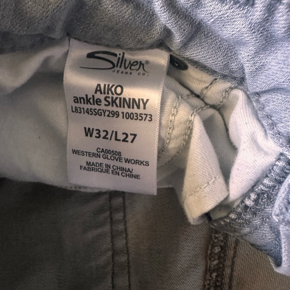 Silver Jeans Co. Aiko Ankle Crop Jeans Distressed Frayed Hem Denim - Picture 7 of 8